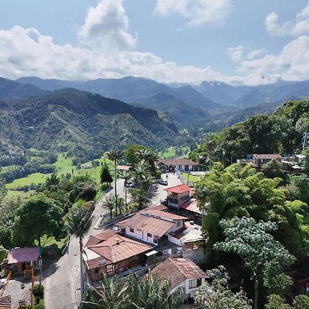 El Encanto Mountain Cabin Саленто Екстериор снимка