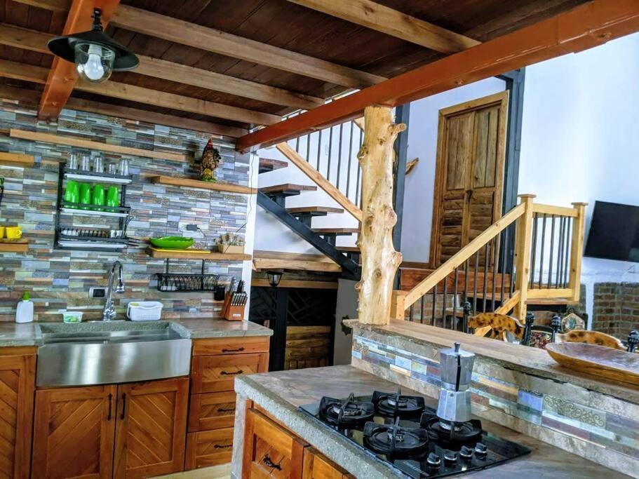 El Encanto Mountain Cabin Саленто Екстериор снимка
