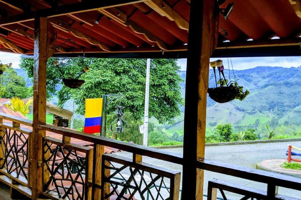 El Encanto Mountain Cabin Саленто Екстериор снимка