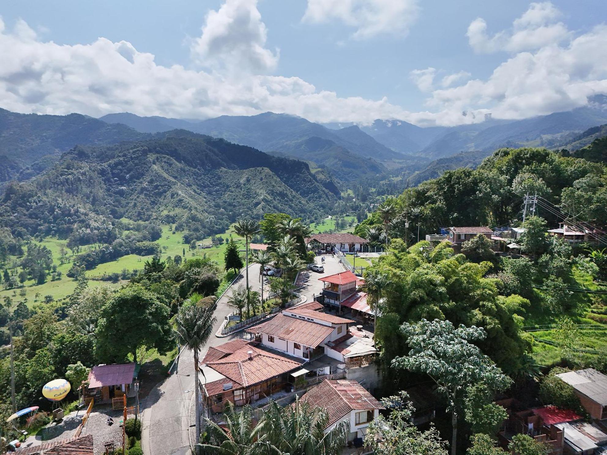 El Encanto Mountain Cabin Саленто Екстериор снимка